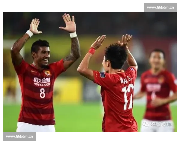 恒大足球队鏖战激烈，誓言在新赛季重塑辉煌目标再度起航