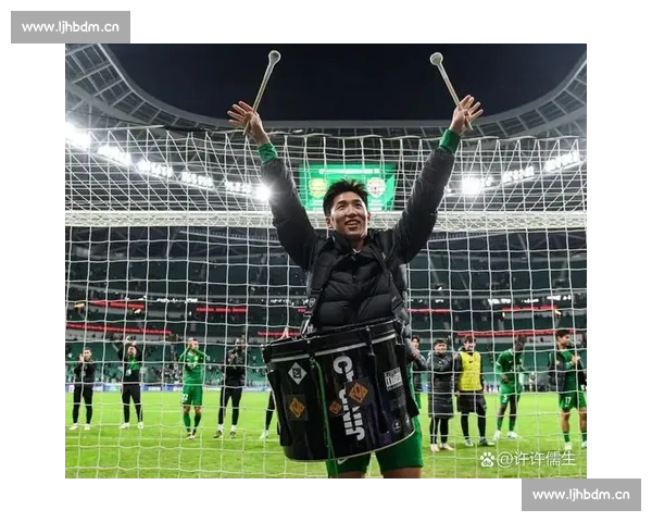 工体精彩对决：球迷热情高涨，球队全力以赴展开激烈角逐