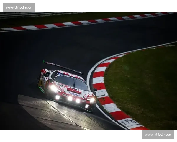 极速狂飙激情碰撞 超跑赛道争锋瞬间震撼视觉盛宴