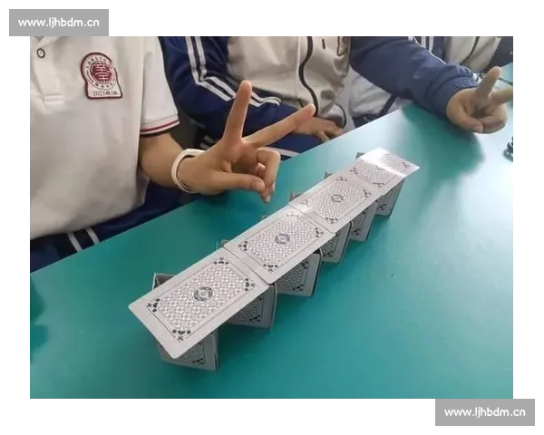 创意纸结构承重挑战赛激发工程思维与创新实践能力培养青少年教育